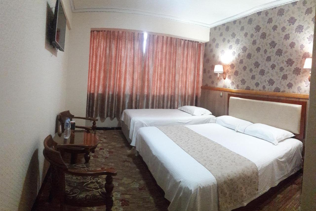 Hotel Pekin Ικίκε Εξωτερικό φωτογραφία
