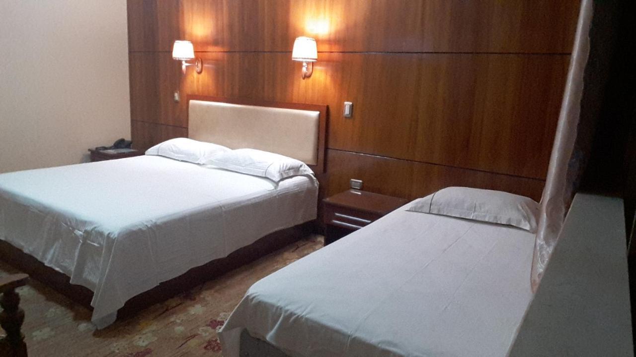 Hotel Pekin Ικίκε Εξωτερικό φωτογραφία