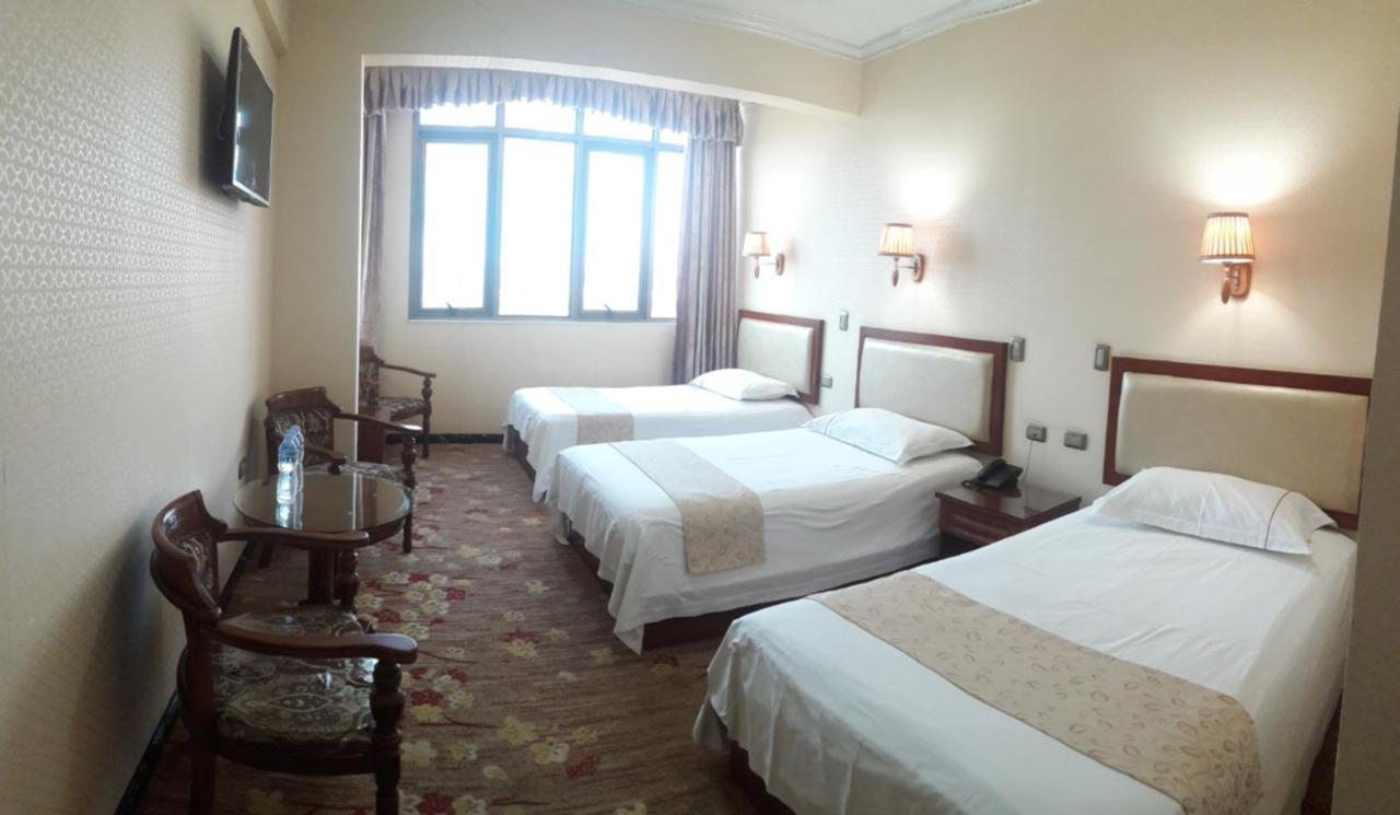 Hotel Pekin Ικίκε Εξωτερικό φωτογραφία