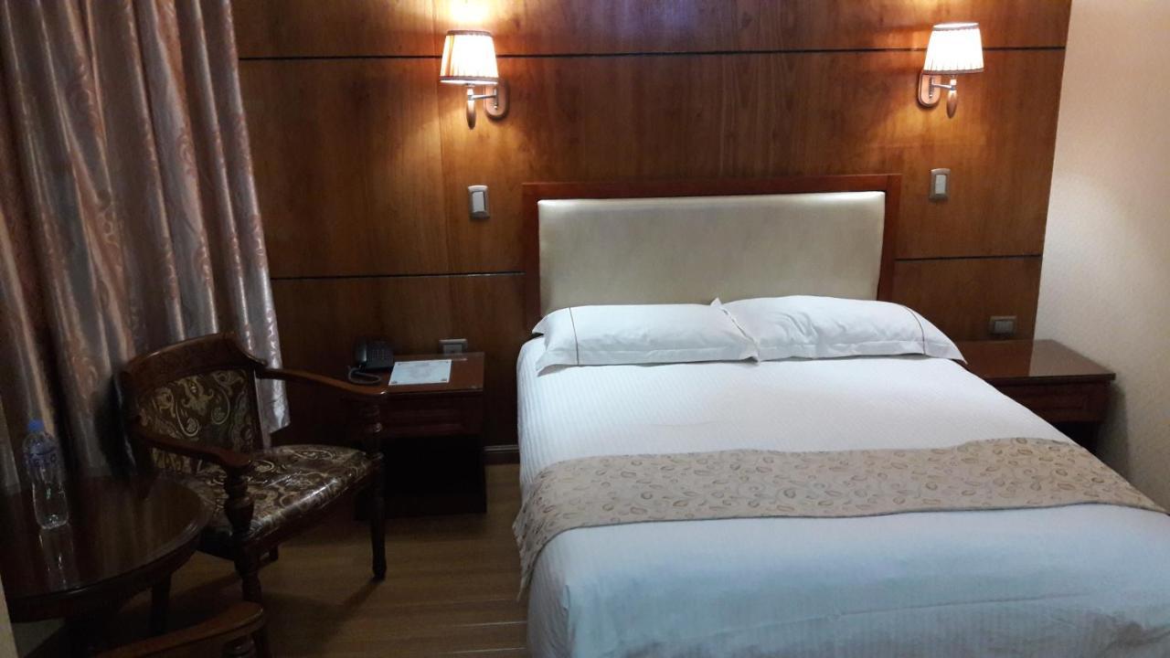 Hotel Pekin Ικίκε Εξωτερικό φωτογραφία
