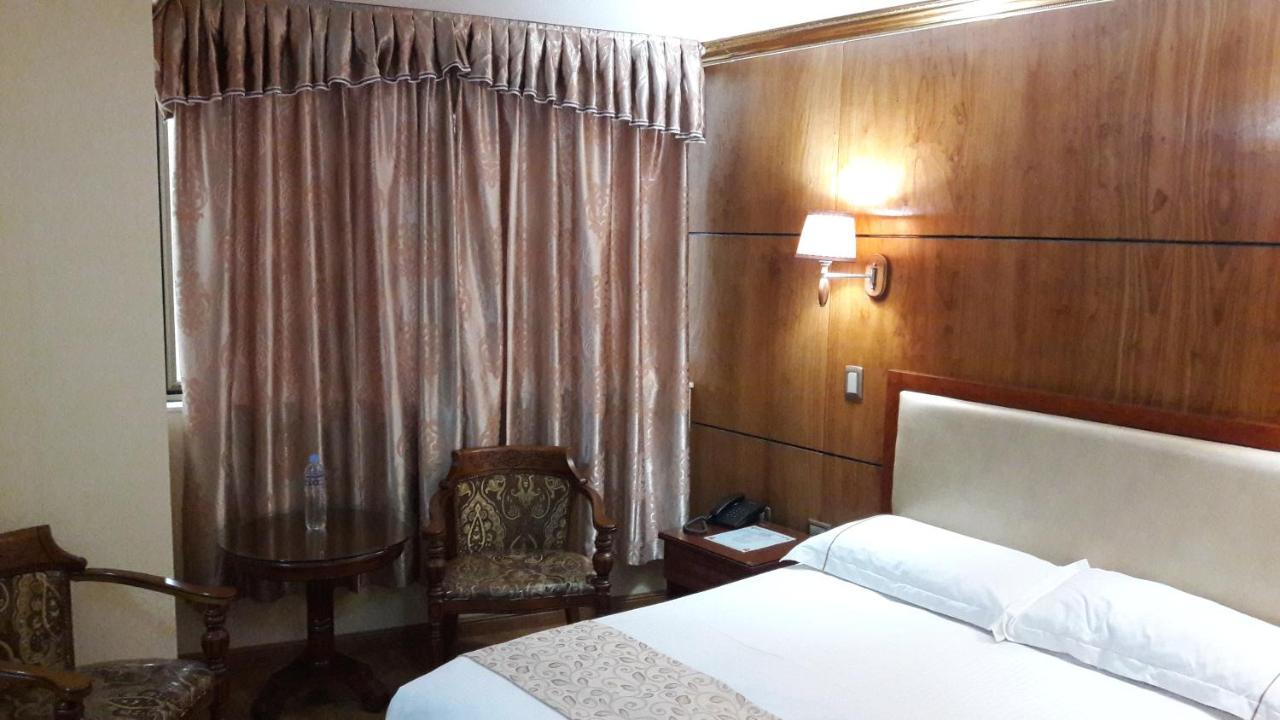 Hotel Pekin Ικίκε Εξωτερικό φωτογραφία